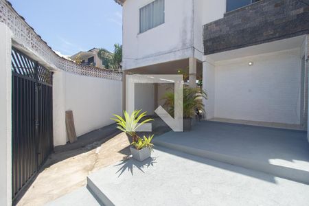 Casa para alugar com 60m², 2 quartos e 1 vagaQuintal