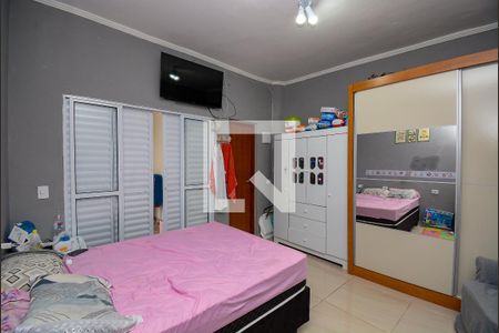 Casa à venda com 233m², 4 quartos e 4 vagasQuarto