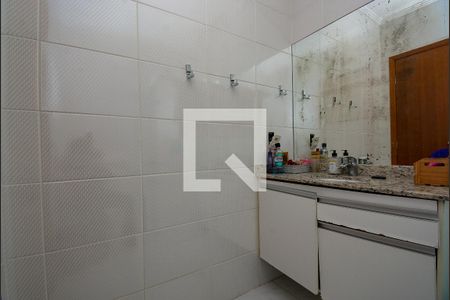 Casa à venda com 233m², 4 quartos e 4 vagasBanheiro