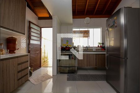 Casa à venda com 233m², 4 quartos e 4 vagasCozinha 