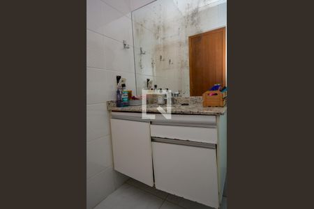 Casa à venda com 233m², 4 quartos e 4 vagasBanheiro