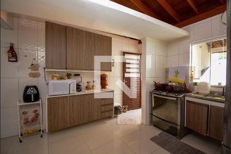 Casa à venda com 233m², 4 quartos e 4 vagasCozinha 