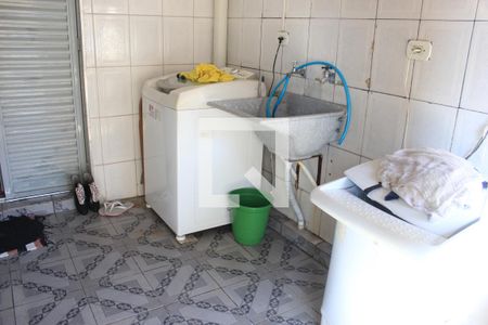 Casa para alugar com 130m², 2 quartos e 1 vagaLavanderia na varanda do Quarto 1