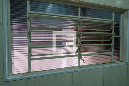 Casa à venda com 190m², 2 quartos e 2 vagasBanheiro