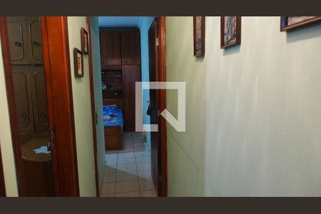 Casa à venda com 184m², 3 quartos e 3 vagasCorredor
