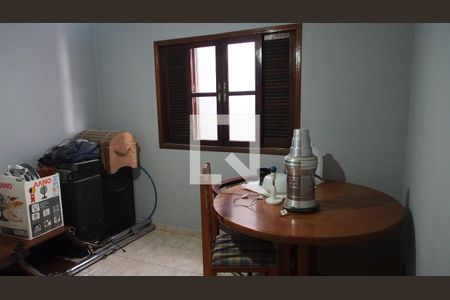 Casa à venda com 184m², 3 quartos e 3 vagasQuarto 2