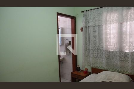 Casa à venda com 184m², 3 quartos e 3 vagasSuíte