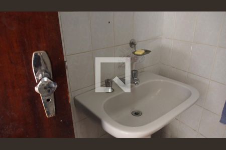 Casa à venda com 184m², 3 quartos e 3 vagasBanheiro 2