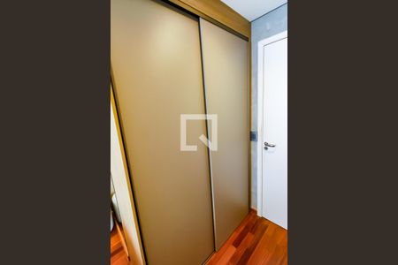 Apartamento à venda com 184m², 3 quartos e 3 vagas Apartamento à venda com 184m², 3 quartos e 3 vagasSuíte 1 - Armários