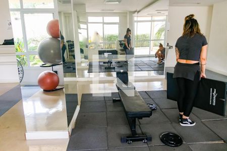 Apartamento à venda com 184m², 3 quartos e 3 vagas Apartamento à venda com 184m², 3 quartos e 3 vagasÁrea comum - Academia