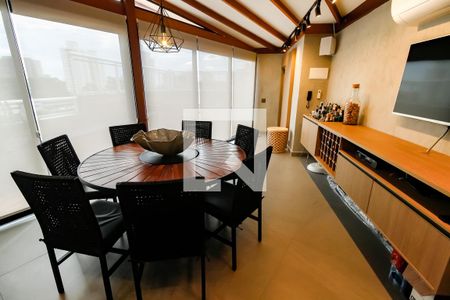 Apartamento à venda com 184m², 3 quartos e 3 vagas Apartamento à venda com 184m², 3 quartos e 3 vagasÁrea Gourmet - Cobertura