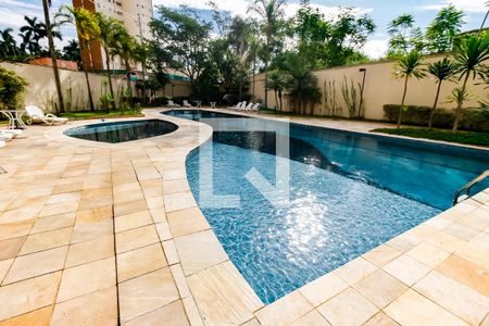 Apartamento à venda com 184m², 3 quartos e 3 vagas Apartamento à venda com 184m², 3 quartos e 3 vagasÁrea comum - Piscina