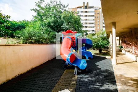 Apartamento à venda com 184m², 3 quartos e 3 vagas Apartamento à venda com 184m², 3 quartos e 3 vagasÁrea comum - Playground