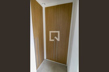 Apartamento à venda com 184m², 3 quartos e 3 vagas Apartamento à venda com 184m², 3 quartos e 3 vagasDetalhe da area de serviço