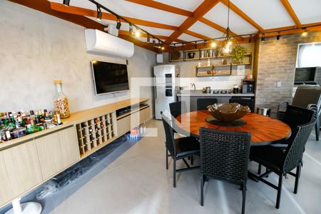 Apartamento à venda com 184m², 3 quartos e 3 vagas Apartamento à venda com 184m², 3 quartos e 3 vagasÁrea Gourmet - Cobertura