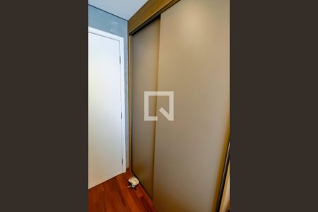 Apartamento à venda com 184m², 3 quartos e 3 vagas Apartamento à venda com 184m², 3 quartos e 3 vagasSuíte 1 - Armários