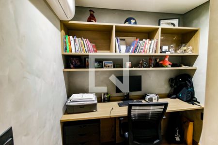 Apartamento à venda com 184m², 3 quartos e 3 vagas Apartamento à venda com 184m², 3 quartos e 3 vagasEscritório