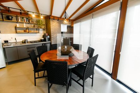 Apartamento à venda com 184m², 3 quartos e 3 vagas Apartamento à venda com 184m², 3 quartos e 3 vagasÁrea Gourmet - Cobertura