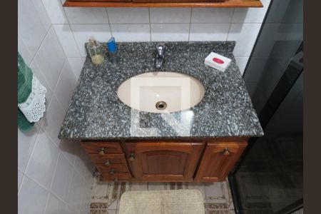 Casa à venda com 90m², 2 quartos e 2 vagasBanheiro - Pia e Gabinete