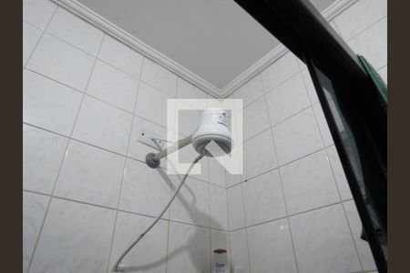 Casa à venda com 90m², 2 quartos e 2 vagasBanheiro - Chuveiro