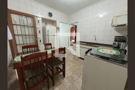 Casa à venda com 90m², 2 quartos e 2 vagas Casa à venda com 90m², 2 quartos e 2 vagasCozinha