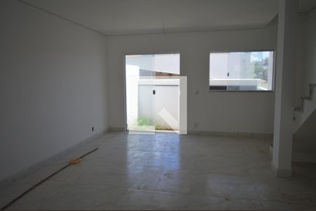 Sala de casa de condomínio à venda com 3 quartos, 150m² em Tropical, Contagem