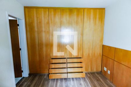 Apartamento à venda com 104m², 3 quartos e 2 vagasSuíte - armários