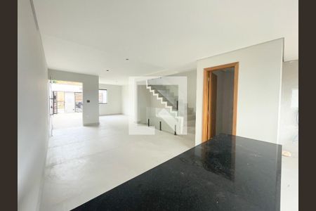 Sala de casa à venda com 3 quartos, 160m² em Santa Amelia, Belo Horizonte