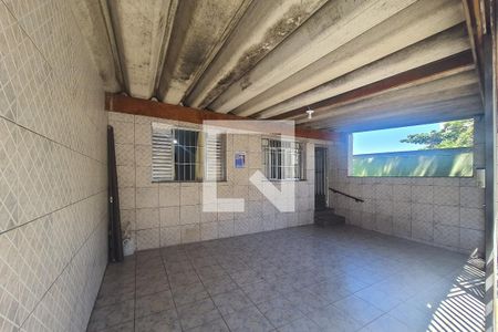 Casa para alugar com 120m², 2 quartos e 2 vagasFachada