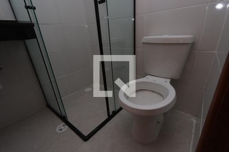 Banheiro de apartamento para alugar com 1 quarto, 28m² em Vila Lucia, São Paulo