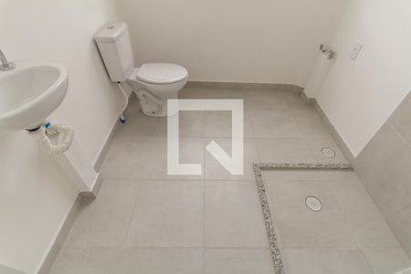 Banheiro de kitnet/studio para alugar com 1 quarto, 24m² em Santa Cecilia, São Paulo