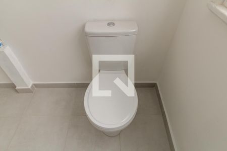 Banheiro de kitnet/studio para alugar com 1 quarto, 24m² em Santa Cecilia, São Paulo