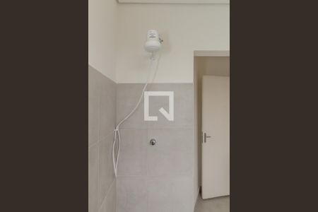 Banheiro de kitnet/studio para alugar com 1 quarto, 24m² em Santa Cecilia, São Paulo