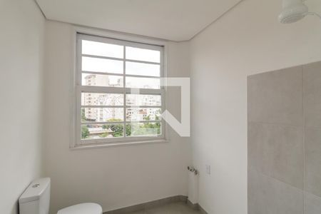 Banheiro de kitnet/studio para alugar com 1 quarto, 24m² em Santa Cecilia, São Paulo