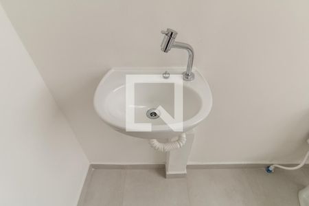 Banheiro de kitnet/studio para alugar com 1 quarto, 24m² em Santa Cecilia, São Paulo