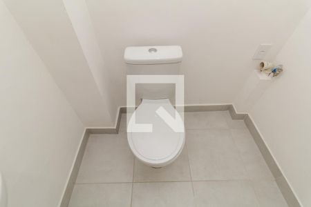 Banheiro de kitnet/studio para alugar com 1 quarto, 24m² em Santa Cecilia, São Paulo