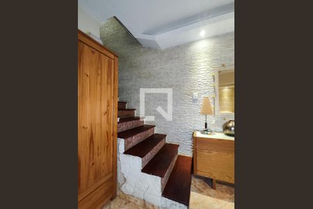 escada de casa à venda com 3 quartos, 132m² em Andaraí, Rio de Janeiro