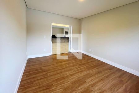 Sala de TV de casa de condomínio para alugar com 3 quartos, 266m² em Terras de Santa Teresa, Vinhedo