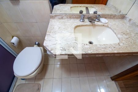 Apartamento à venda com 213m², 4 quartos e 4 vagasBanheiro da Suíte 1