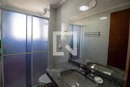Apartamento à venda com 213m², 4 quartos e 4 vagasBanheiro da Suíte 2