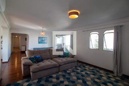 Apartamento à venda com 213m², 4 quartos e 4 vagasSala