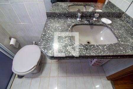 Apartamento à venda com 213m², 4 quartos e 4 vagasBanheiro da Suíte 2