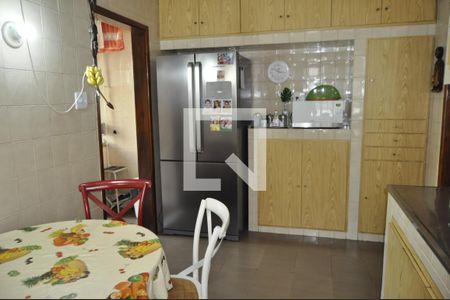 Casa à venda com 350m², 3 quartos e 4 vagasCozinha 2° Andar