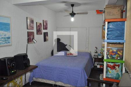 Casa à venda com 350m², 3 quartos e 4 vagasQuarto - Anexo