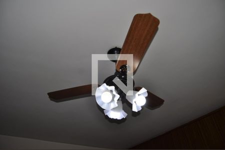 Casa à venda com 350m², 3 quartos e 4 vagasSala