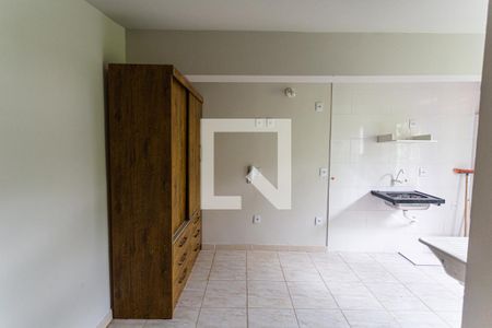 Quarto  de kitnet/studio para alugar com 1 quarto, 16m² em Esplanada, Belo Horizonte