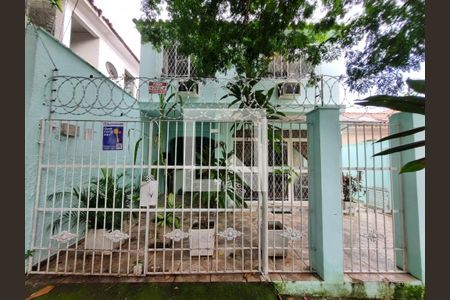 Casa à venda com 250m², 3 quartos e 2 vagas Casa à venda com 250m², 3 quartos e 2 vagasFachada