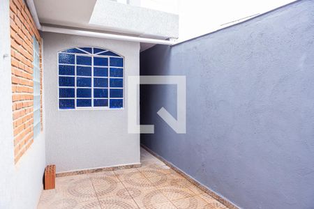 Casa para alugar com 120m², 2 quartos e 1 vagaEntrada