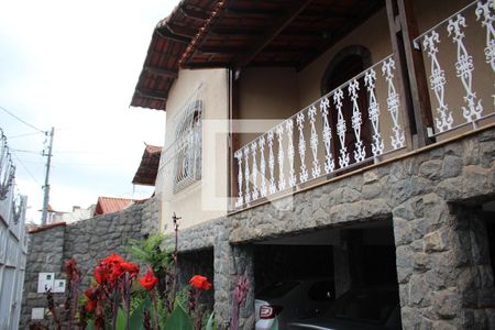 Casa para alugar com 110m², 4 quartos e 4 vagasFachada