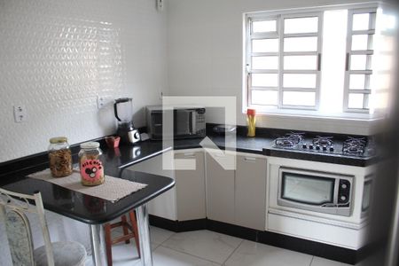 Casa para alugar com 110m², 4 quartos e 4 vagasCozinha